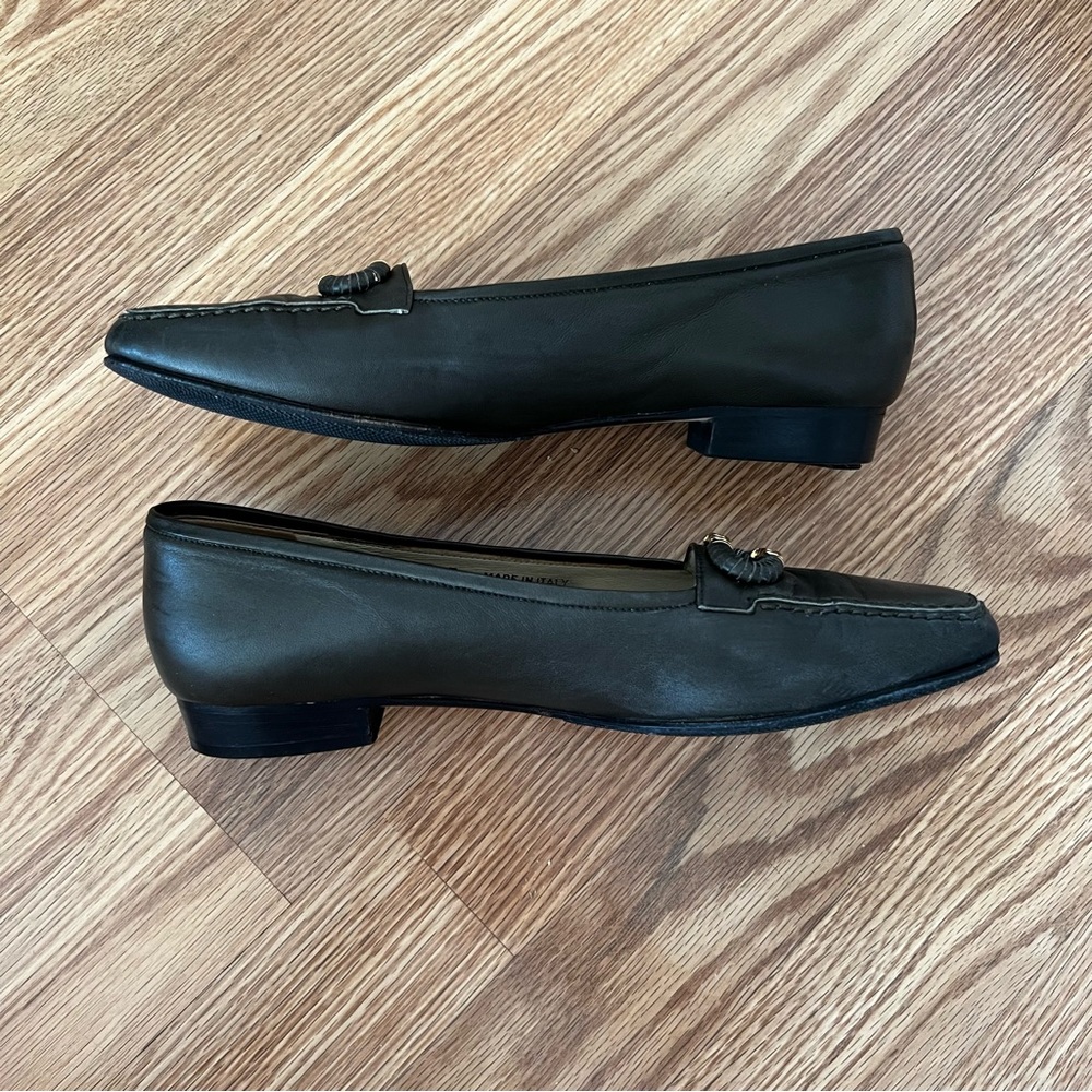 BALLY Olive Green Leather SELENA Loafers Gold Accent sz 8 - Picture 8 of 10